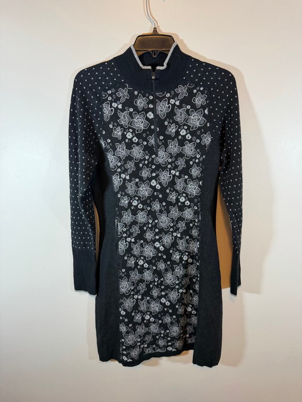 Title Nine Super Power 1/4 Zip Sweater Dress Womens M Black Gray Nordic Floral